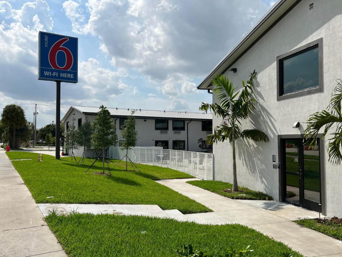 Motel 6-Fort Lauderdale, Fl ภายนอก รูปภาพ