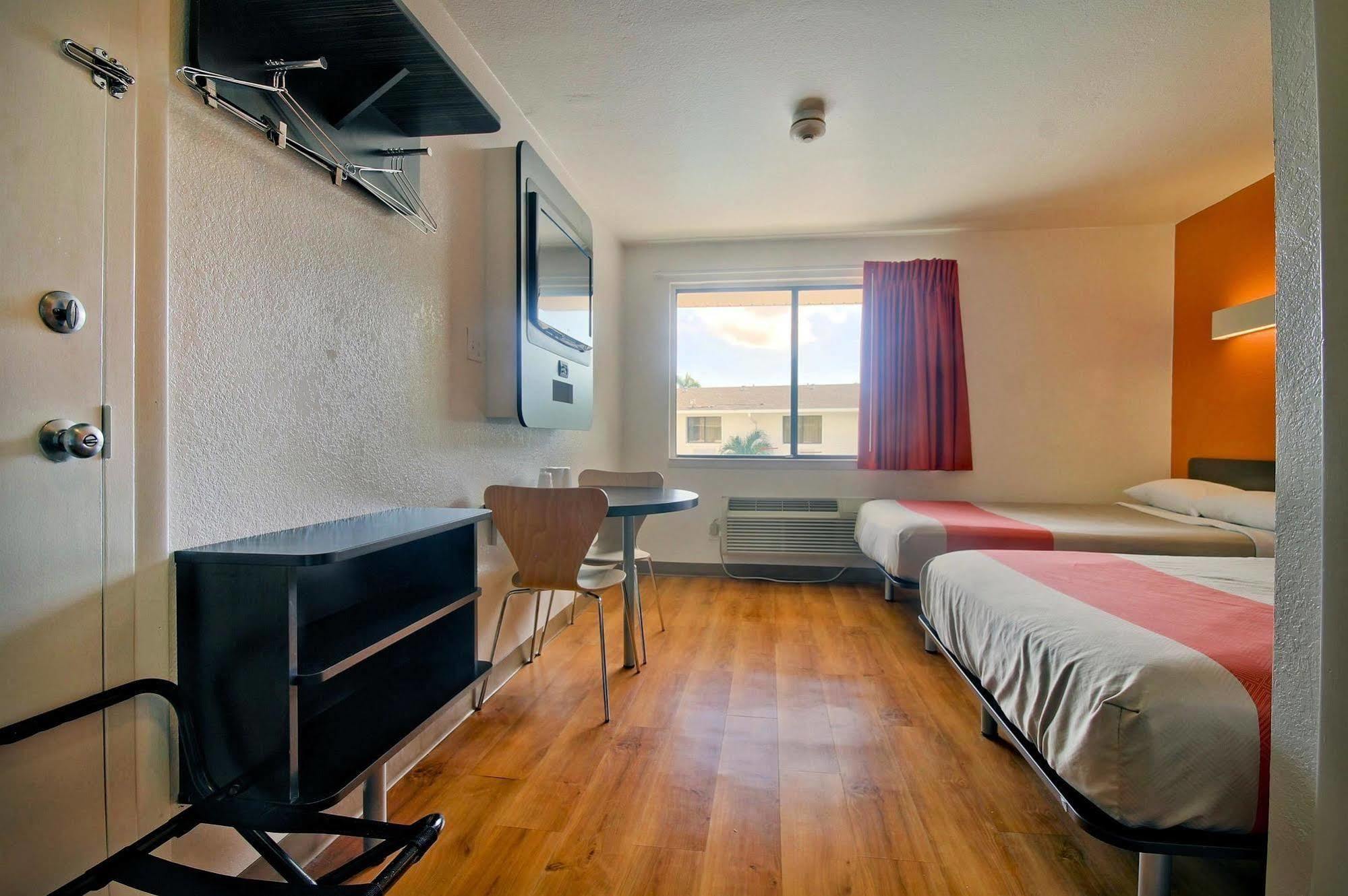 Motel 6-Fort Lauderdale, Fl ภายนอก รูปภาพ