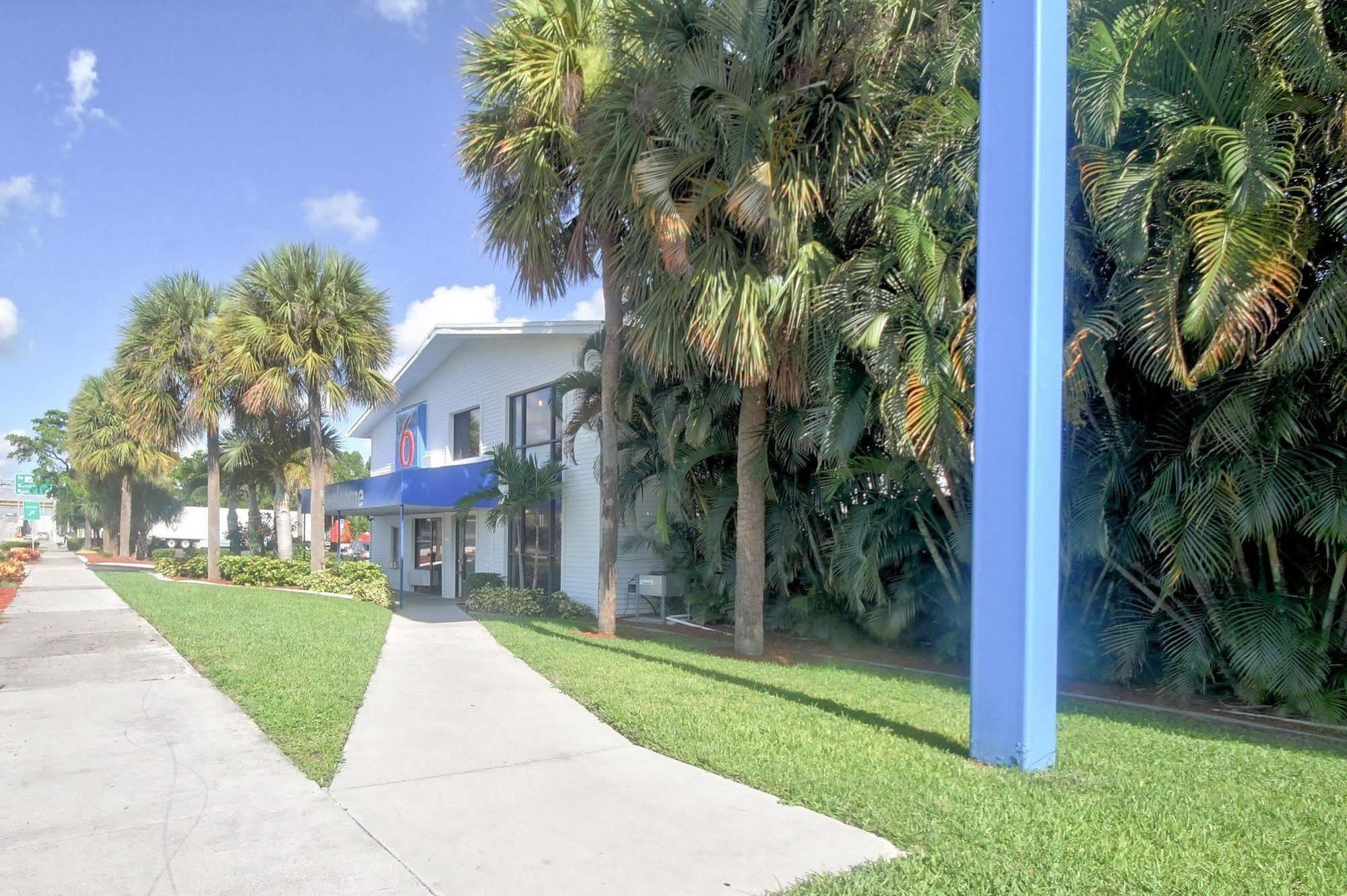 Motel 6-Fort Lauderdale, Fl ภายนอก รูปภาพ