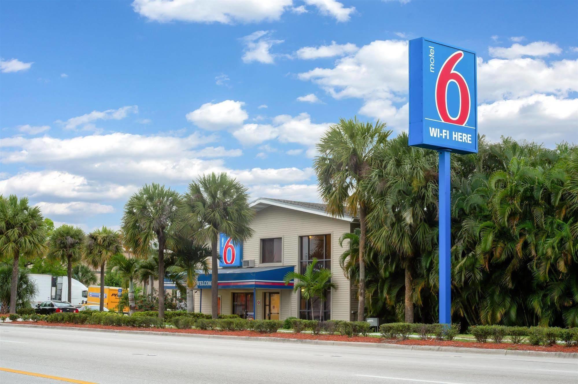 Motel 6-Fort Lauderdale, Fl ภายนอก รูปภาพ